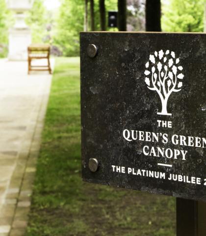 Queen's Green Canopy