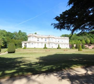 Ruddington Hall and garden