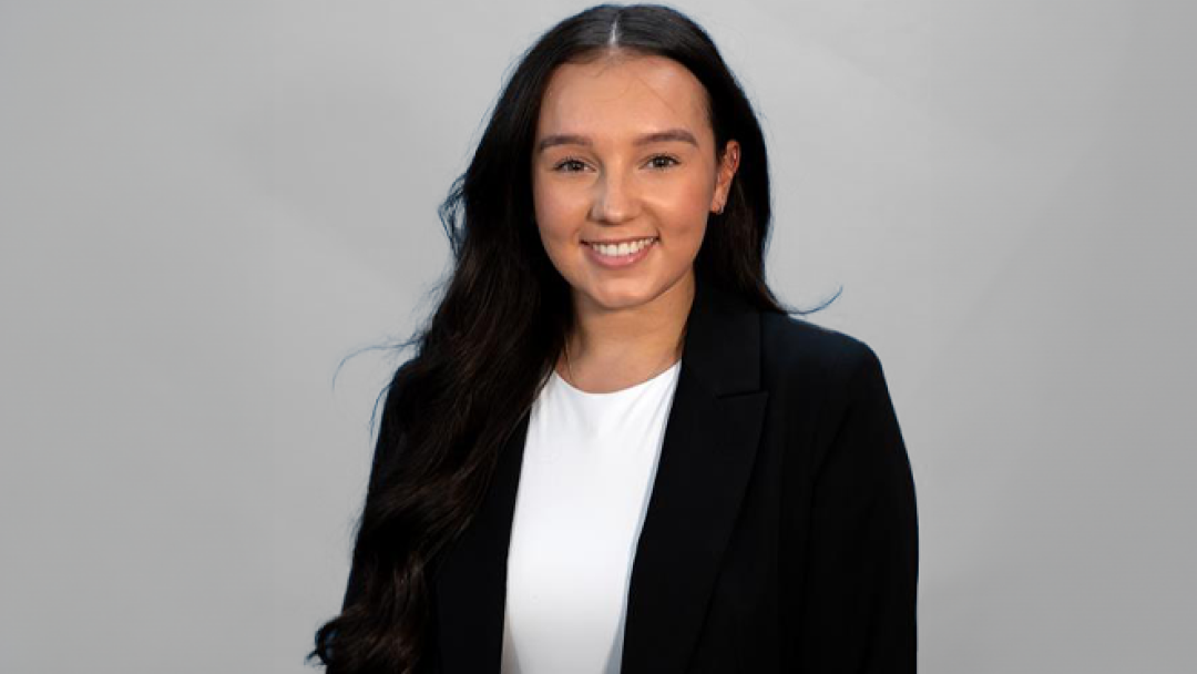 Elle Brown, Graduate at MHR.